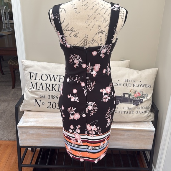 EUC Guess Size 6 Floral Dress - Picture 4 of 8